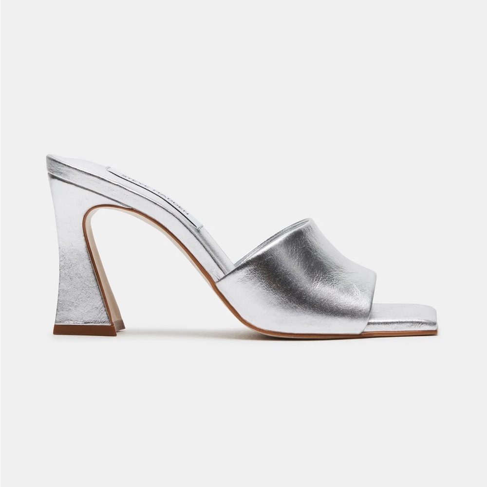 NEW!! Steve Madden Fairfax Silver Heels